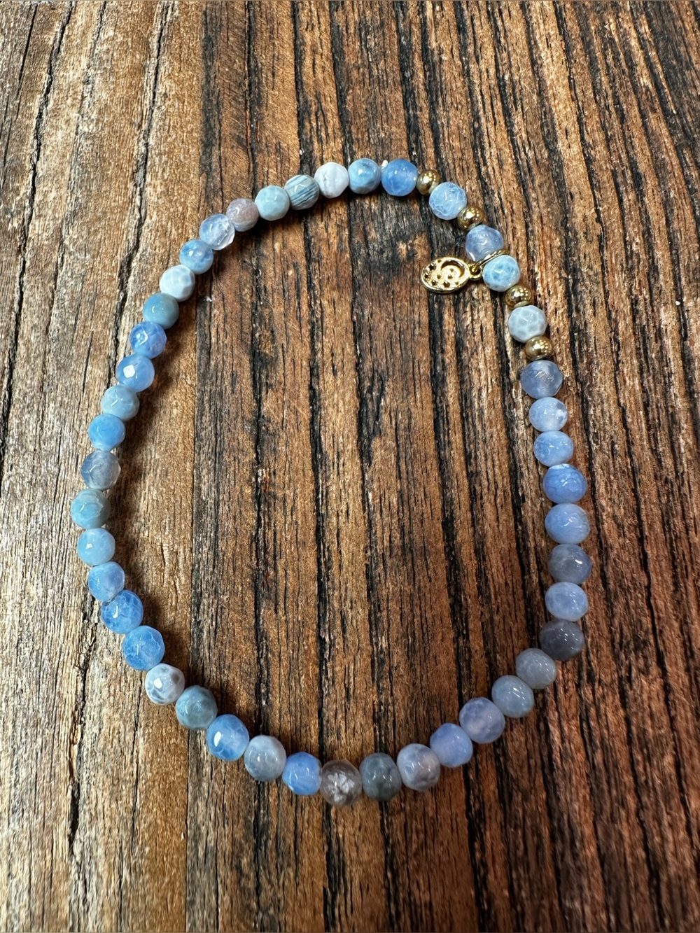 Blue Agate Beaded Stretch Bracelet - Gold Accent